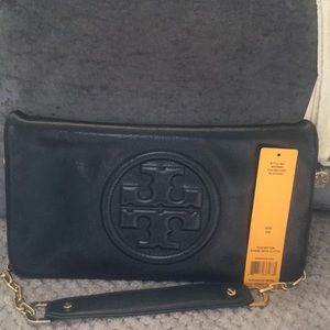BLACK CLASSIC TORY BURCH BOMBE REVA CLUTCH
